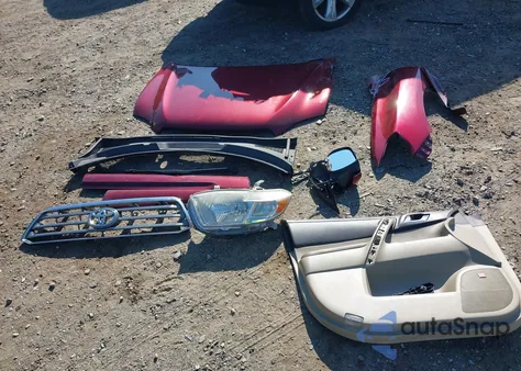 2010 Toyota Highlander Limited V6 z USA, uszkodzony, nr VIN 5TDDK3EH4AS031987